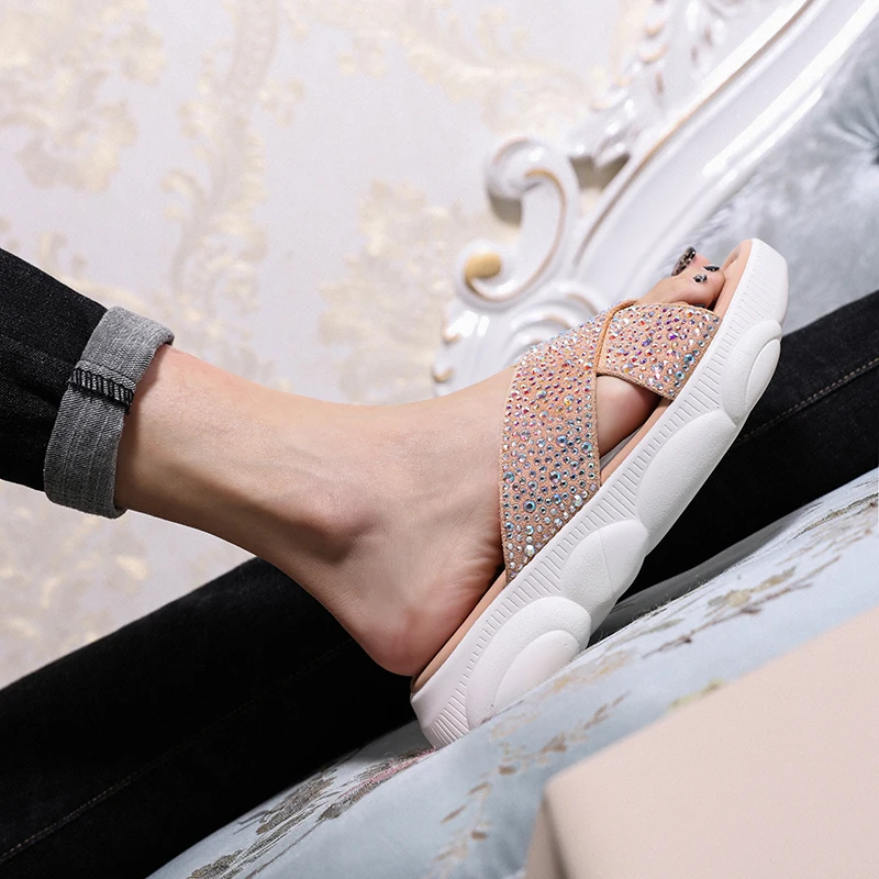 

Women's Slippers Chunky Shoes 2019 Summer Fashion Rhinestone Female Slides Non-Slip Woman Beach Slippers Women Summer Shoes