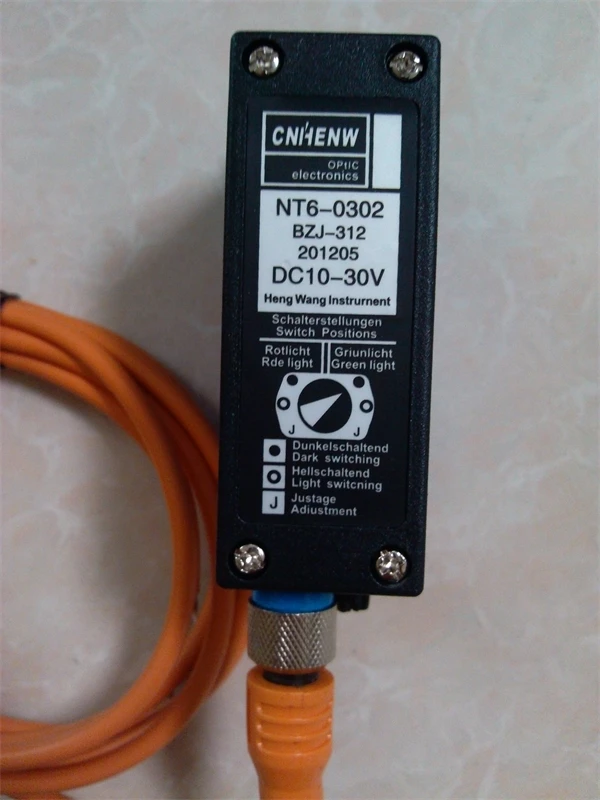 BZJ 312 color npn pnp analog output photoelectric switch two colors