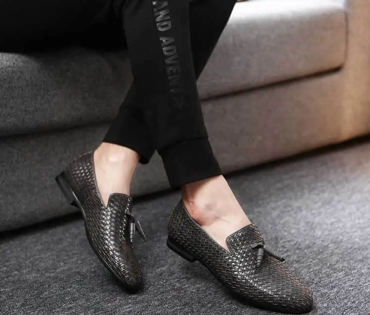 Мужские туфли на плоской подошве Большие размеры 38-48 Slip-On Баллок кисточкой Человек Обувь шнурованная для женщин обувь для вождения Для мужчин повседневные Обувь M391