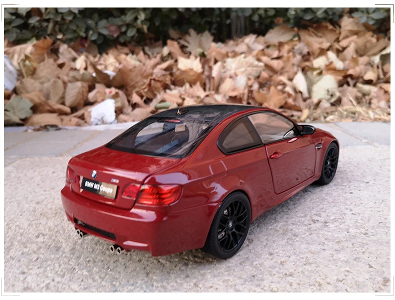 Оригинальные 1:18 M3 GTS M3 E92 литые под давлением металлические модели автомобилей Высокая моделирования автомобиля игрушки 6 дверей могут быть открыты подарки для детей