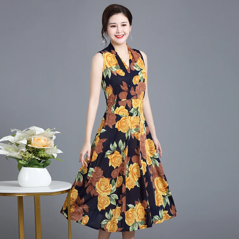 

2019 summer new woman milk silk print dress women's sleeveless V-neck long skirt woman beach dress plus size S-3XL