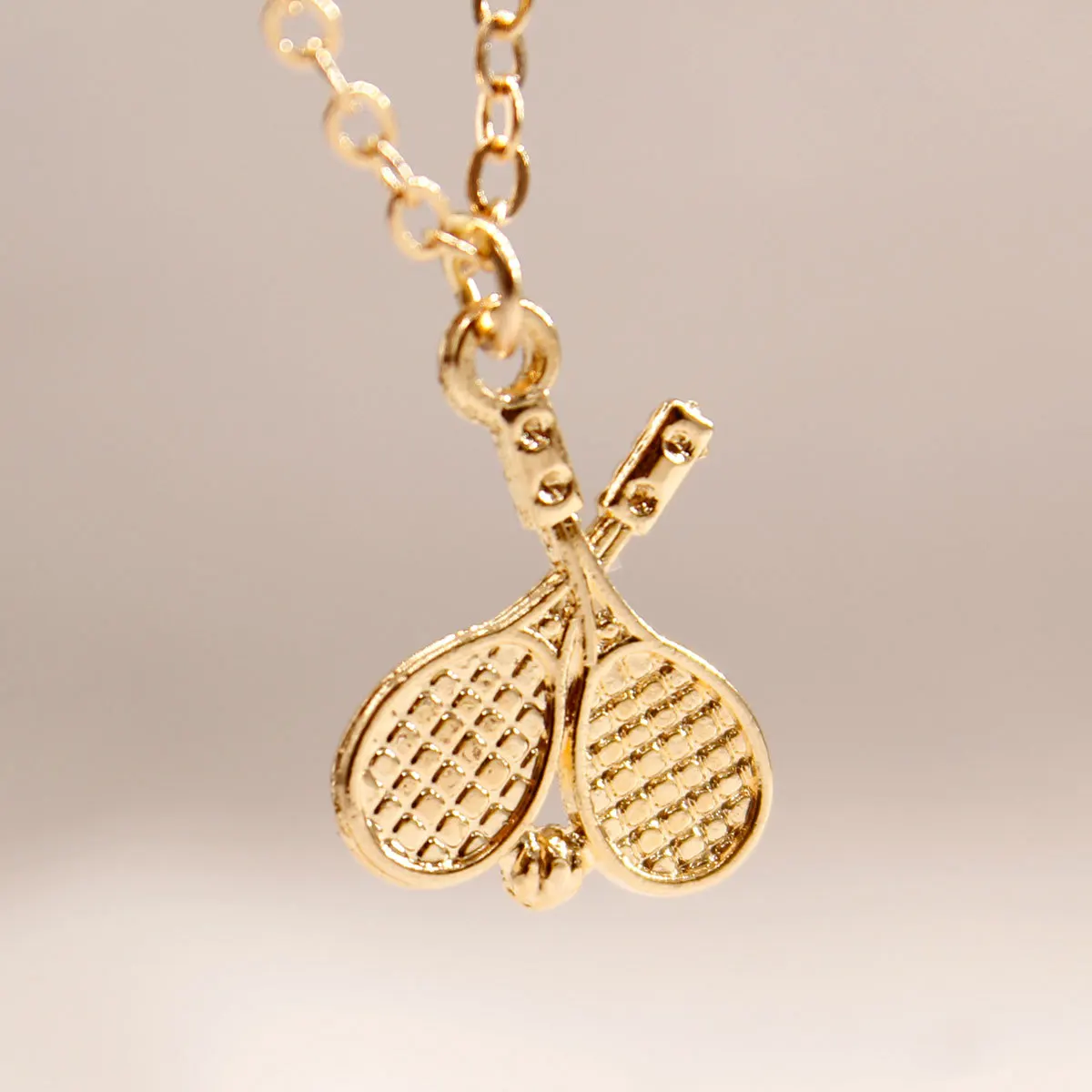

Fashion Battledore Pendant Cute Chain Necklace Women Clavicle Gold Silver Exquisite Statement Necklace
