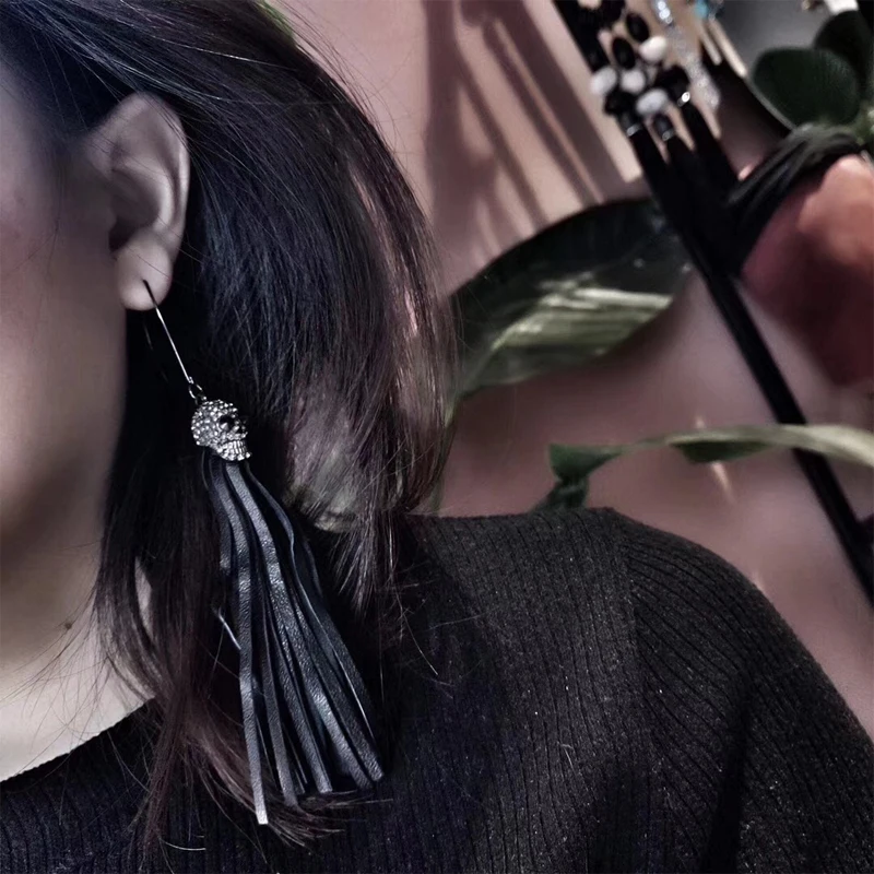 

Skull design fashion tassel drop earrings