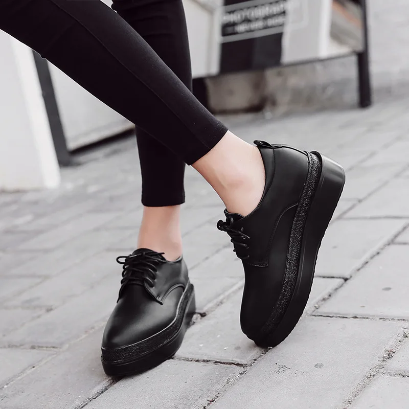 70 White British platform shoes for All Gendre
