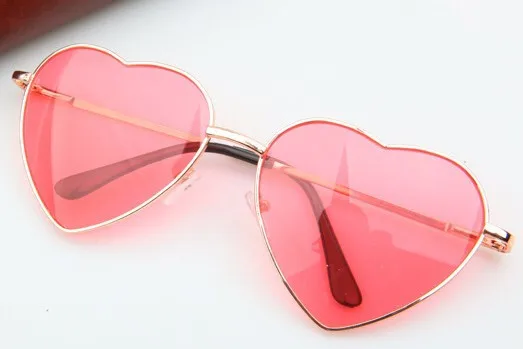 розовые очки. очки в форме сердца. солнечные очки сердечки. очки сердечки. розовое очко.
