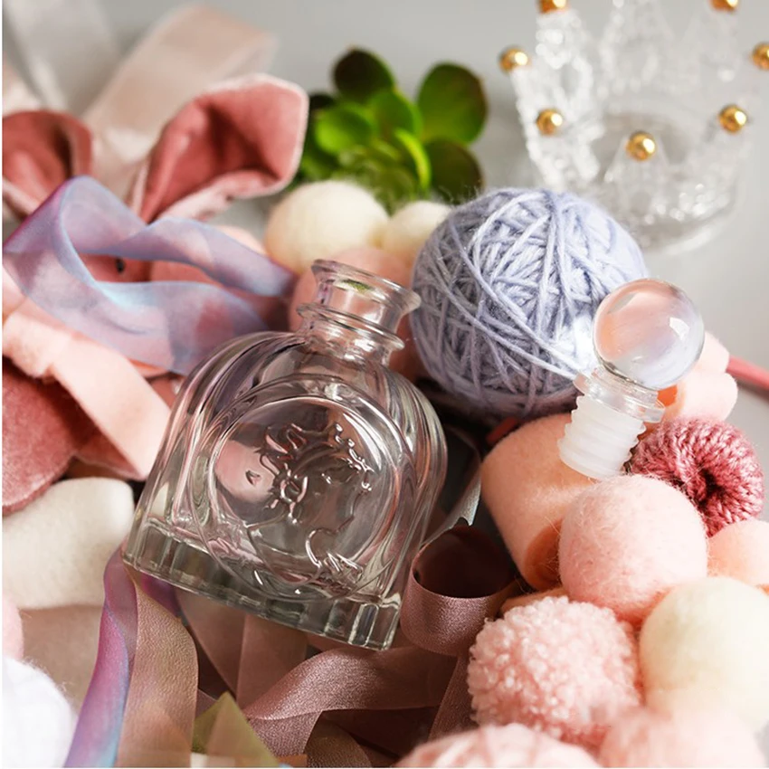 French Girl Embossed Sealed Perfume Storage Bottle Mini Glass Aromatherapy Accessories Storage Bottle Organizer Decor