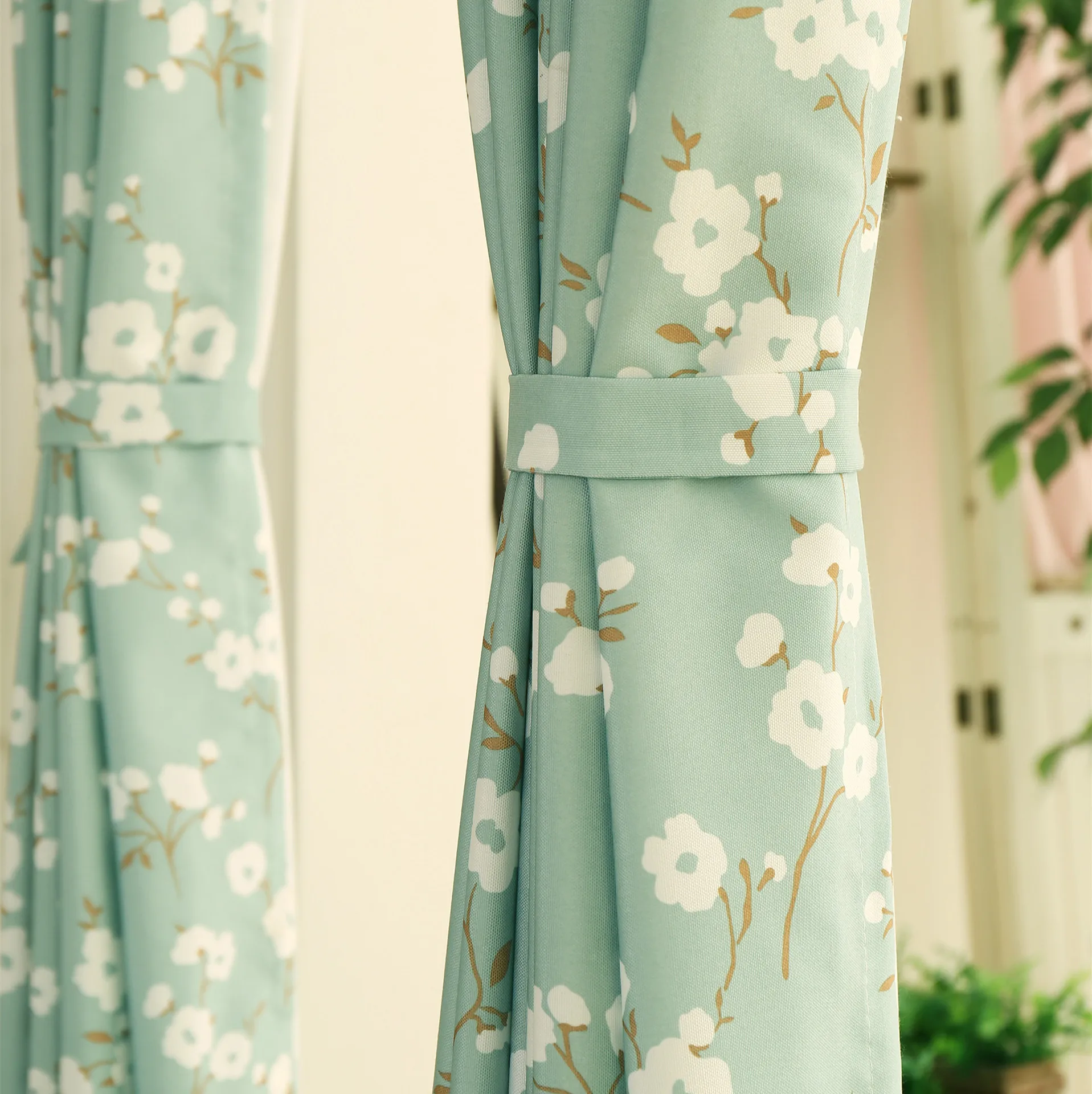 High grade New Green Embroidered Cotton Curtain Fabric Wholesale