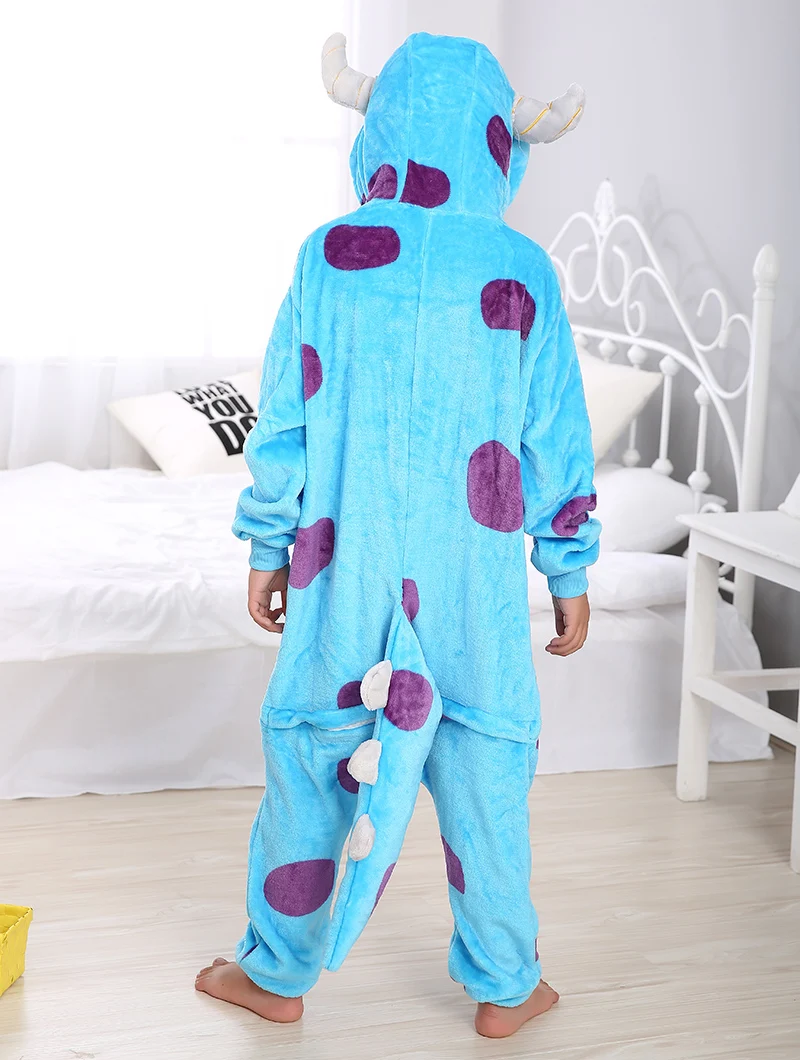 pajamas details 1