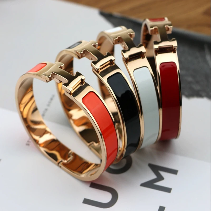 

H Letter Bracelet for Women Titanium steel Paved Round Prostitute Love Horse Bracelet