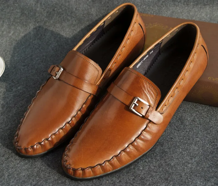 Новая модная обувь на плоской подошве с круглым носком без шнуровки Кожаные модельные туфли мужская обувь Туфли с ремешком и пряжкой