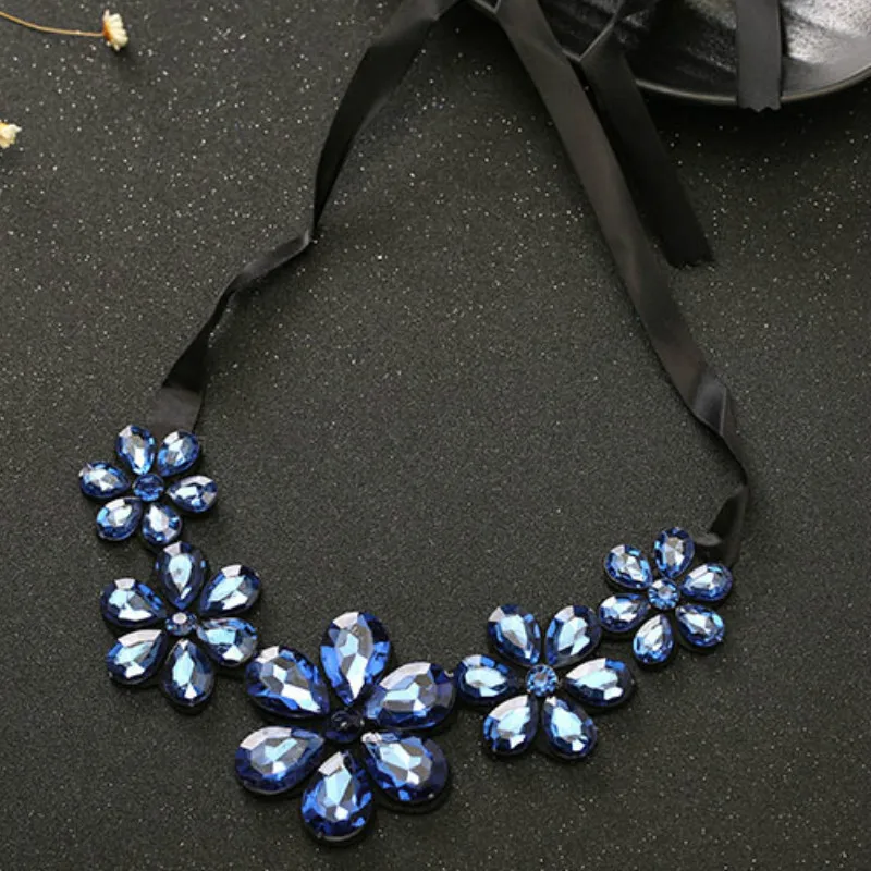 

Luxury Short Flower Statement Collar Necklace Pendant Resin Blue Color Fashionable Woman Necklace Gift Valentine's Day Gift