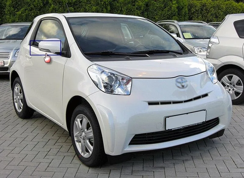 Toyota_iQ_20090621_front
