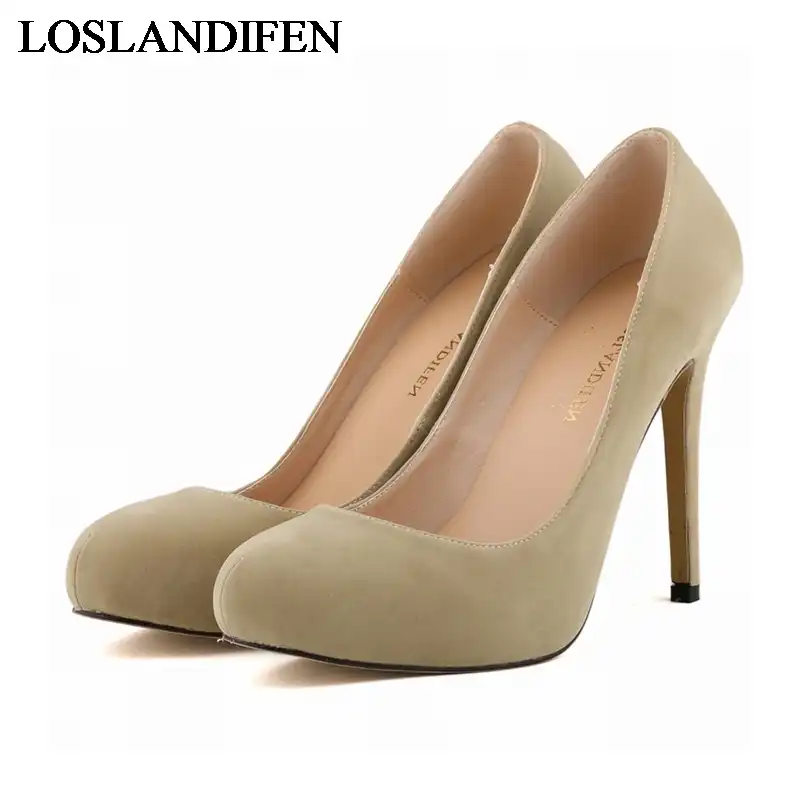 classic nude pumps