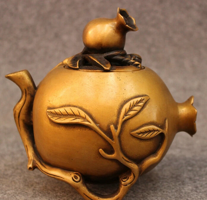 

S3349 Folk Chinese Bronze Chomper Leaf Statue Pomegranate Box Incense Burner Censer D0317