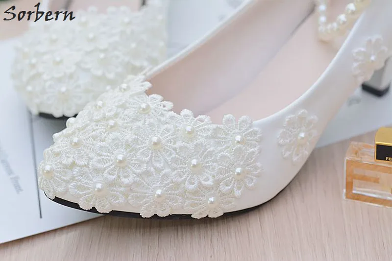 Sorbern/белые свадебные туфли с ремешком на щиколотке и милыми цветами; свадебные туфли на среднем каблуке; женской обуви вечерние и вечерние туфли