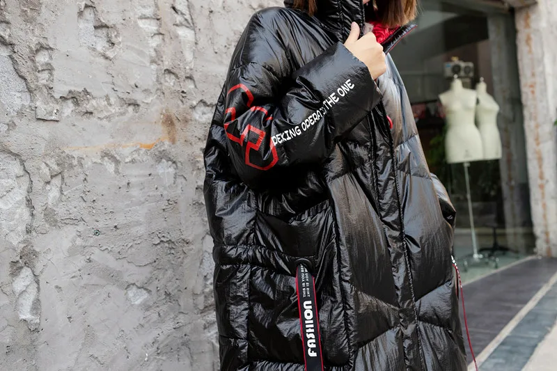 Пуховик женский зимний Корейский с буквенным потоком пояс свободный глянцевый утиный пух Черное длинное плотное пальто Женская мода 476