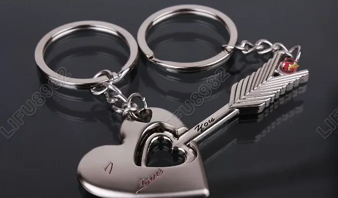 парные брелоки для друзей. брелок love. брелок для ключей love. парные брелки. брелок "парочка".