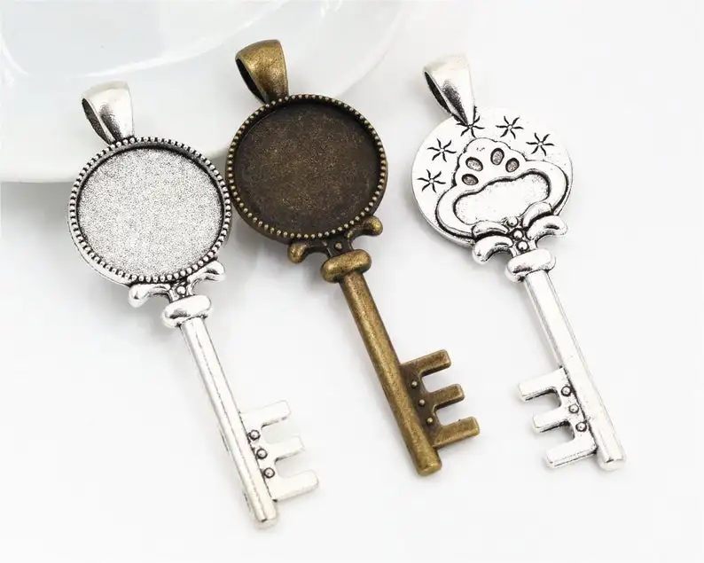 

10pcs 18mm Inner Size Antique Bronze And Silver Mushroom key Style Cabochon Base Cameo Setting Charms Pendant