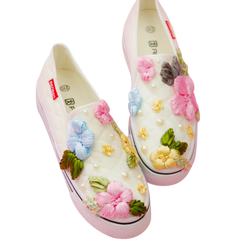 

Original 2019 women's shoes spring and autumn new handmade embroidered pearls low-end thick bottom genuine canvas shoes flats