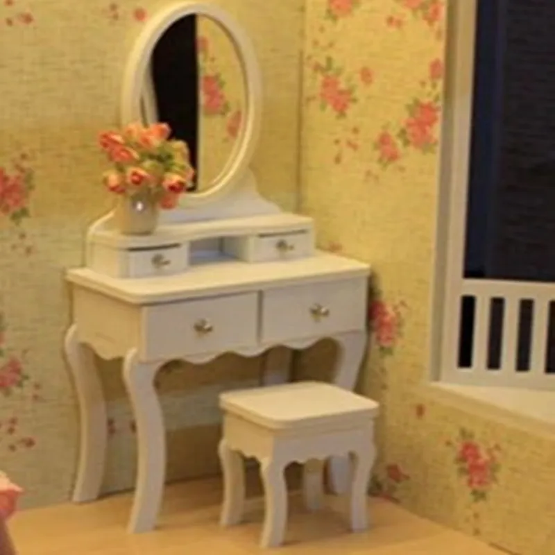 doll miniature