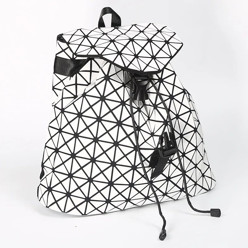 

2018 New Laser Backpack Teenage Girls Drawstring Geometry Schoolbags Rhombus Quilted Backpack titching Student School Bags
