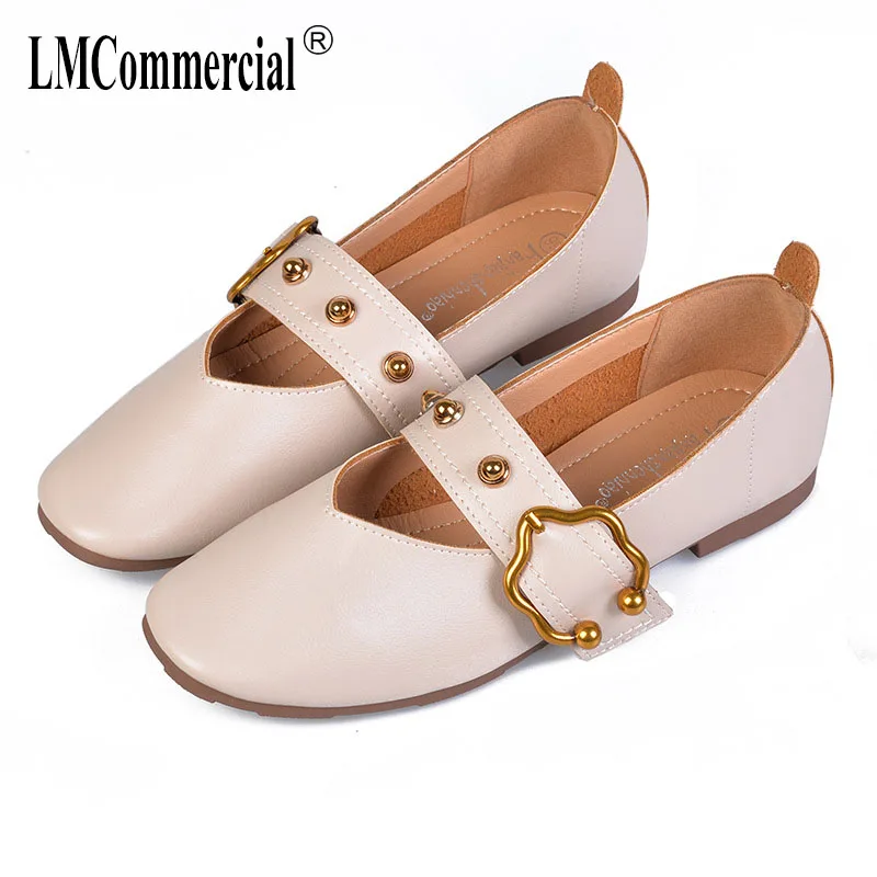 

Spring Autumn Women luxury shoes women designers women flat shoes casual Leisure shoes Loafers Patent Leather anti-skid rivets