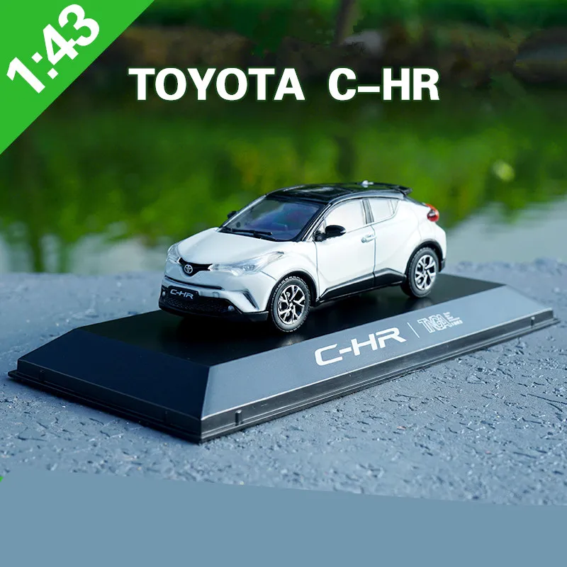 1:43 Масштаб сплава Модель автомобиля игрушки, высокая имитация TOYOTA C-HR CHR, Коллекция игрушечных автомобилей