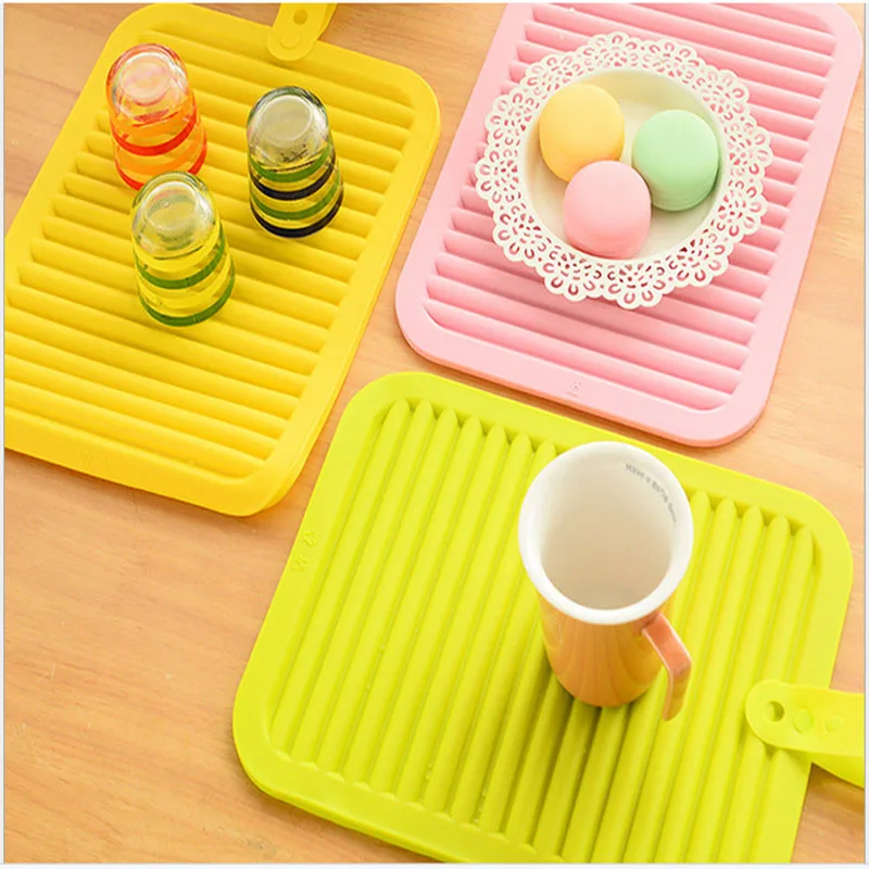 Silicone Non-slip Insulation Pad Tablemat Coasters Dishes Bowl Drain Mat Rack Holder Placemat Can Opener Kitchen Tray     (2)