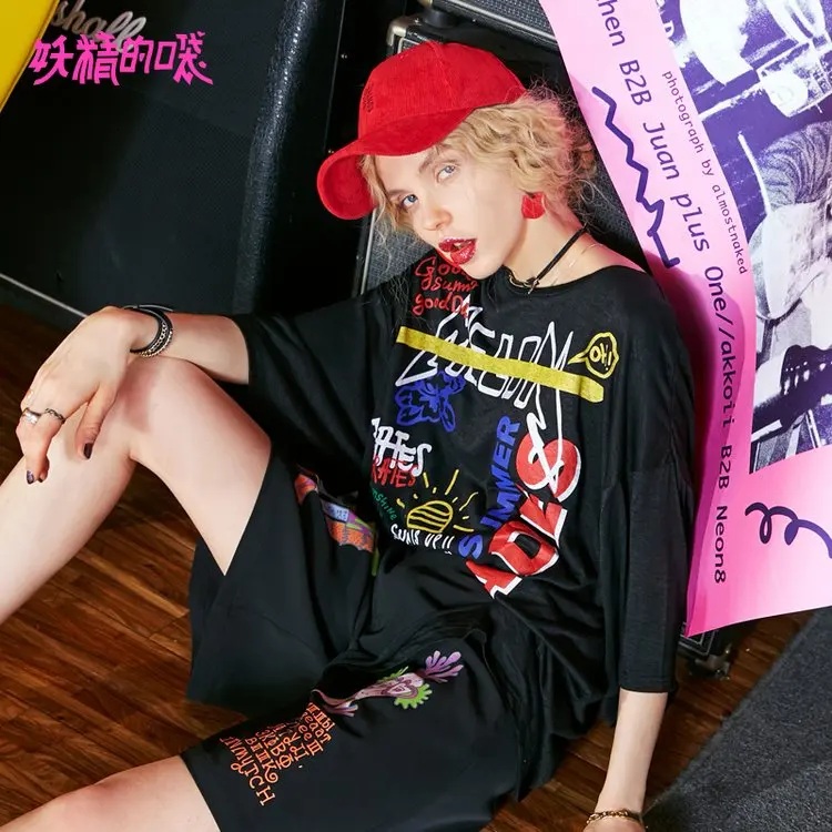 ELFSACK, летняя Новинка, женские короткие футболки с буквенным принтом и круглым вырезом, корейские хип-хоп футболки, модные стильные женские уличные футболки, топы - Цвет: Черный