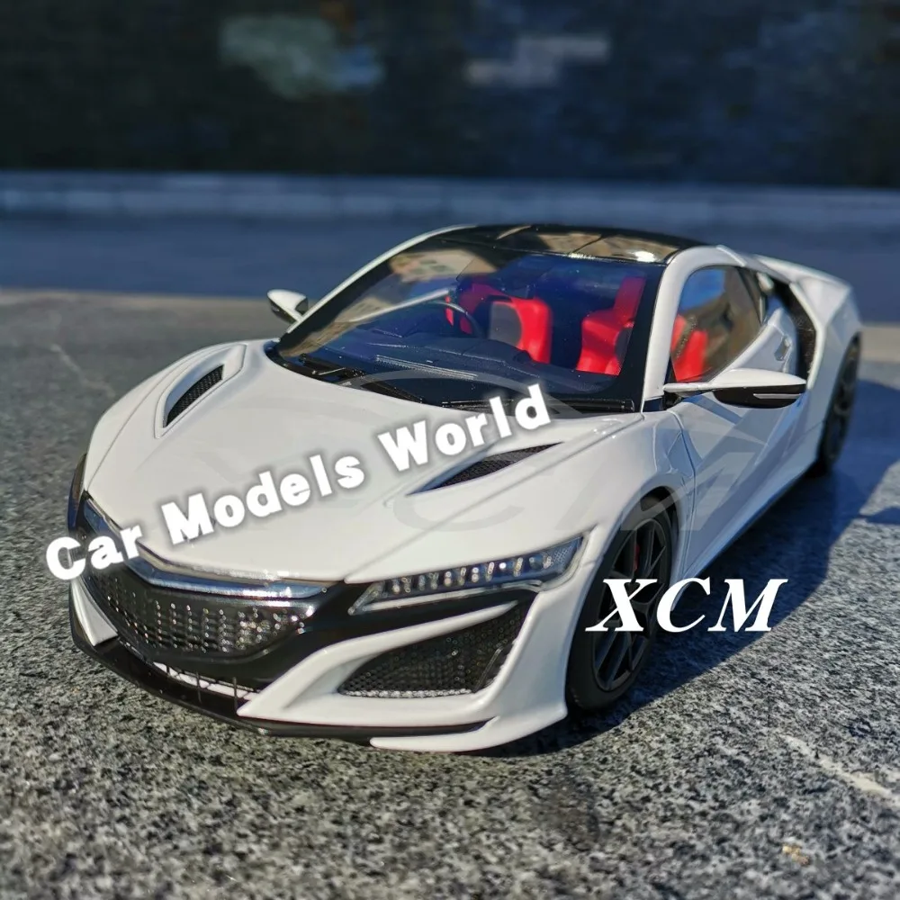 Модель литая автомобиля для KengFai NSX RHD 1:18 (белый) + небольшой подарок! |