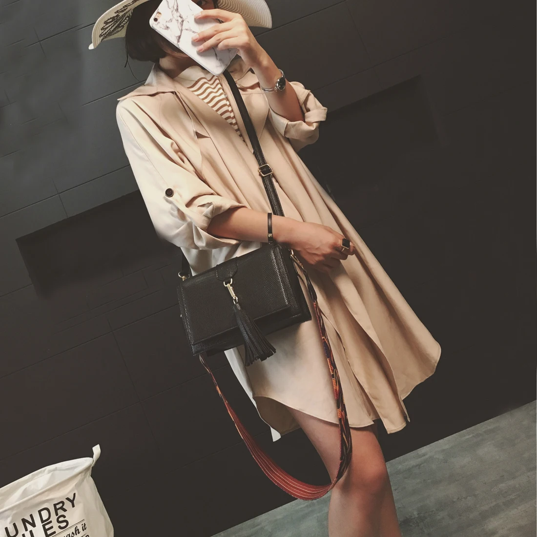 SFG HOUSE Винтажная летняя женская сумка с клапаном повседневная широким ремешком