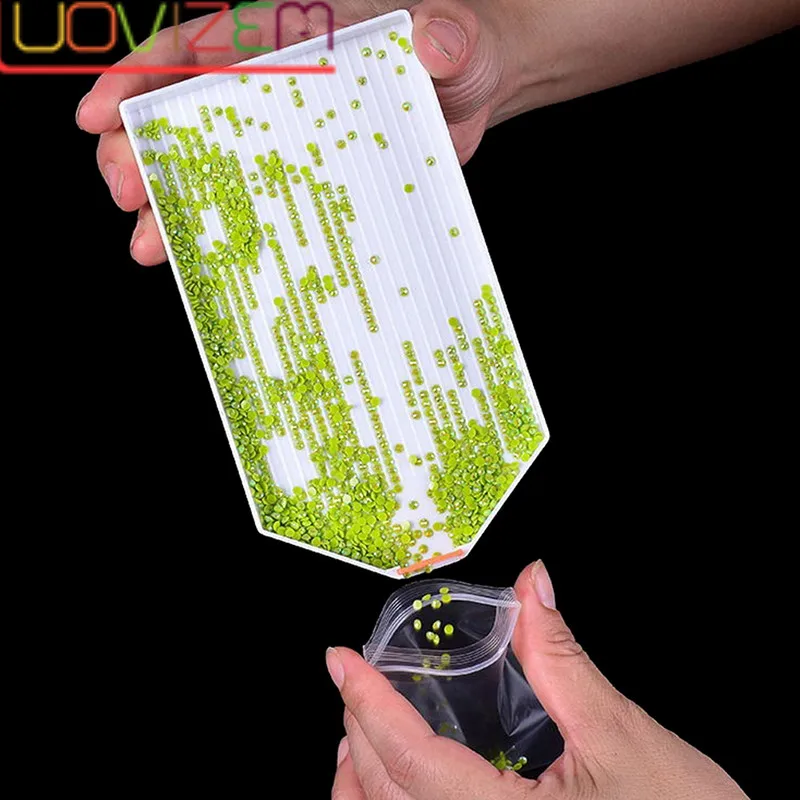 

LU0VIZEM 1 Pcs Diamond Painting Tool Diamond Embroidery Accessories Large Capacity Plastic Tray Large Kits