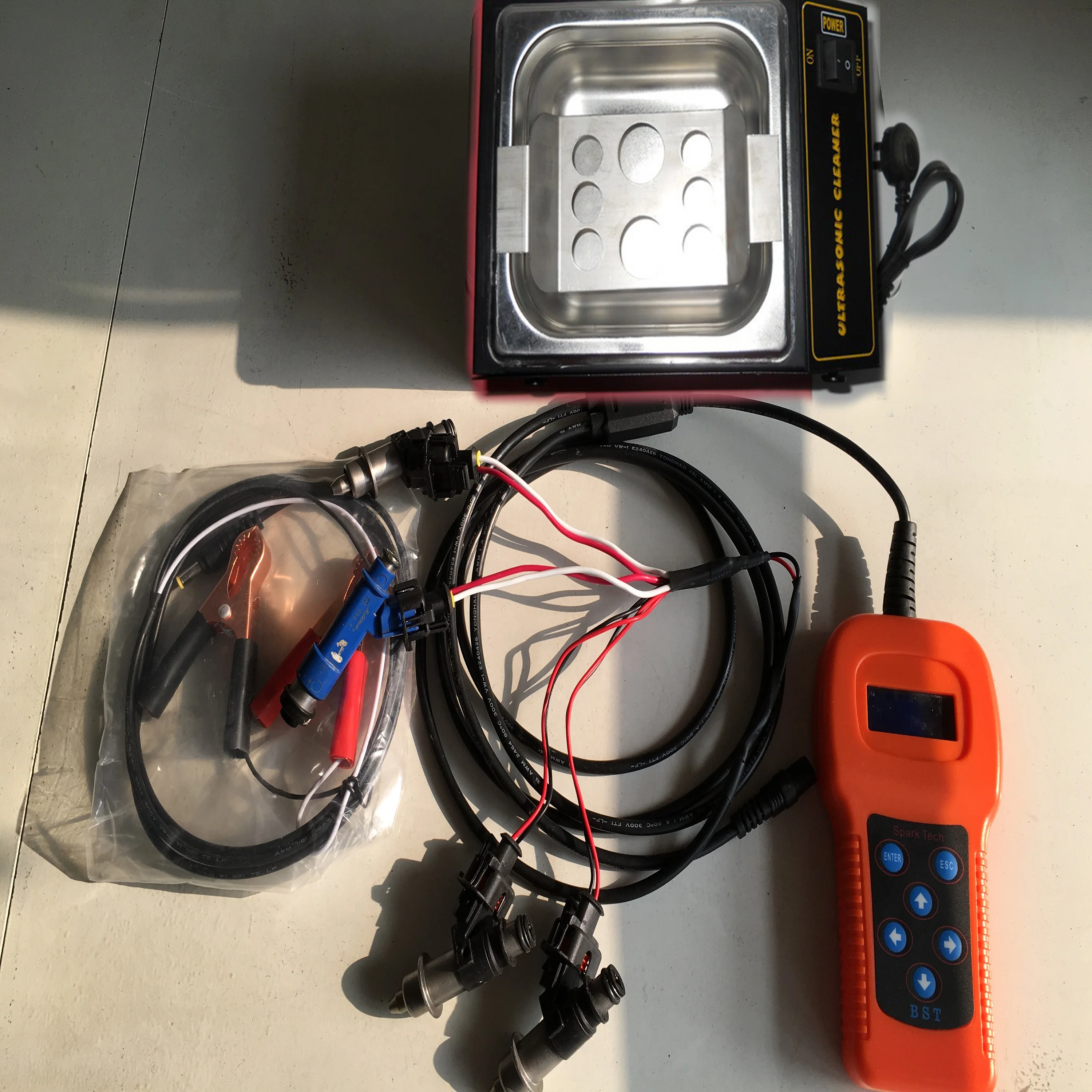 BST401 automotive fuel injector/fuel pump/air conditioning compressor tester/cleaning tool & mini ultrasonic bath, 4 channels BST401 automotive fuel injector/fuel pump/air conditioning compressor tester/cleaning tool & mini ultrasonic bath, 4 channels