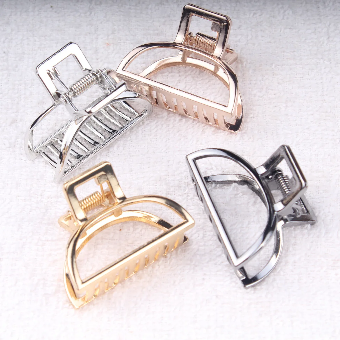 

1PCS Women Metal Fashion Hair Accessories New Girl Hair Claw Hair Clips Hair Styling Headwear Headband For Lady