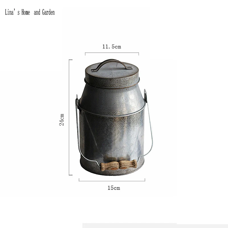 Античный винтажный оцинкованный металлический кувшин для молока