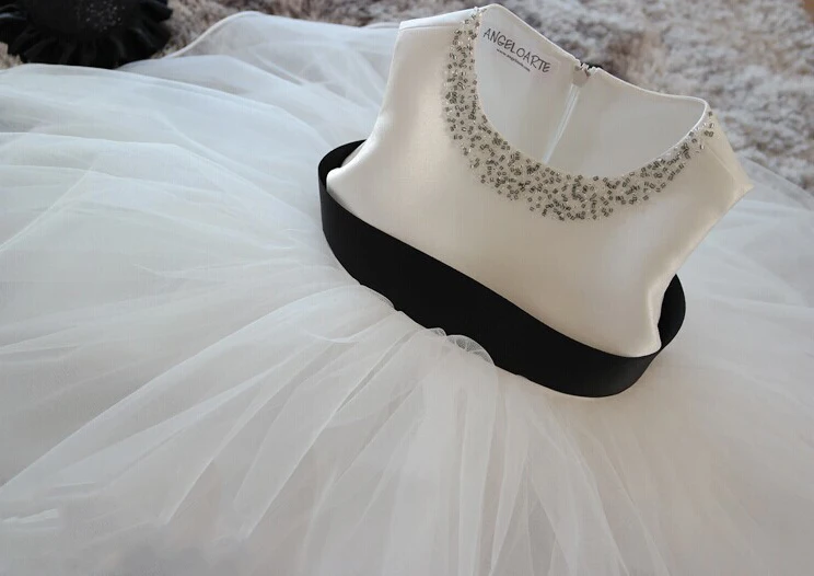 

New Princess Flower Girl Wedding Dress Ball Gown Girls party Dresses with handmade Pearl