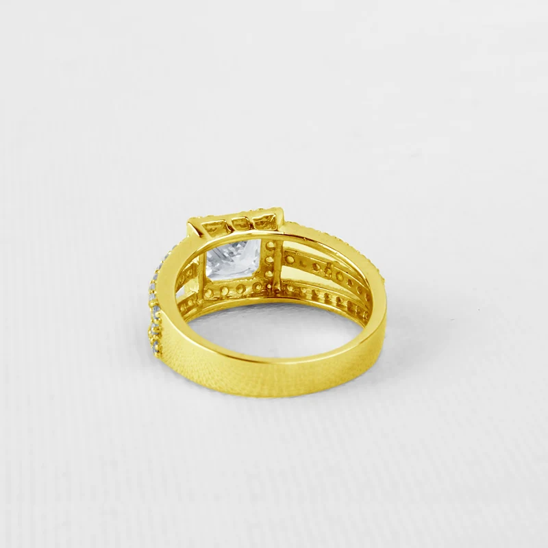 QYI девушка ювелирные изделия 10 к массивная, желтая, Золотая кольца Принцесса Cut SONA, Имитация Diamond Halo Кольца для женщин Свадебные обручение