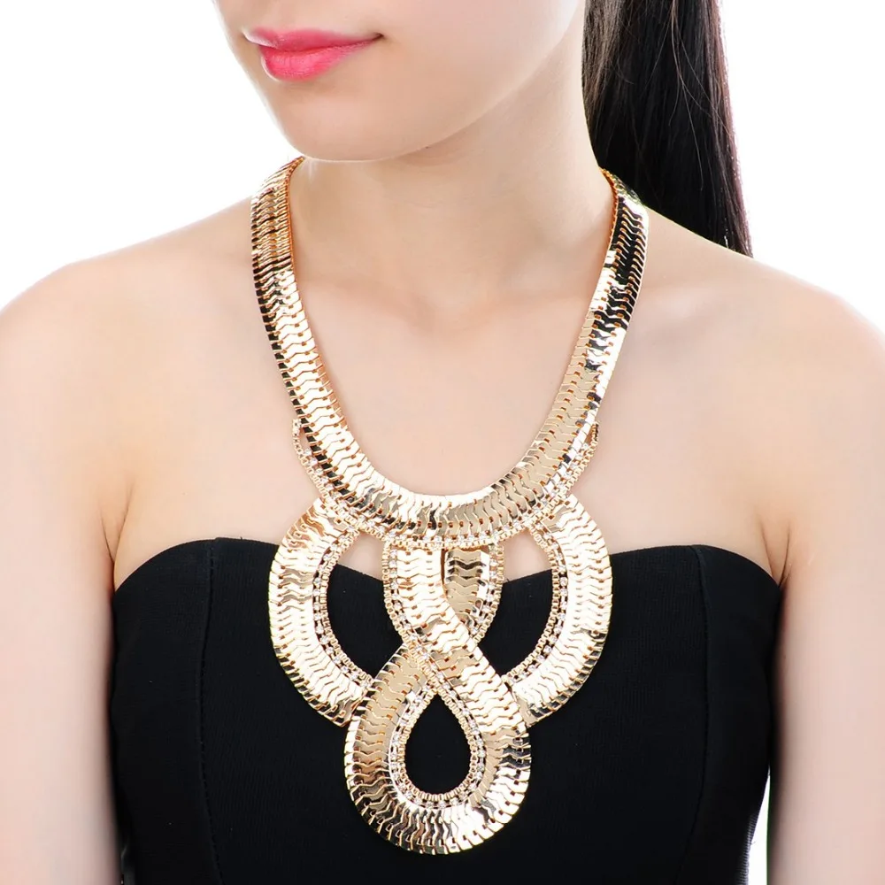 

Fashion Costume Jewelry Attractive Sparkling Golden Color Alloy Necklace for Women