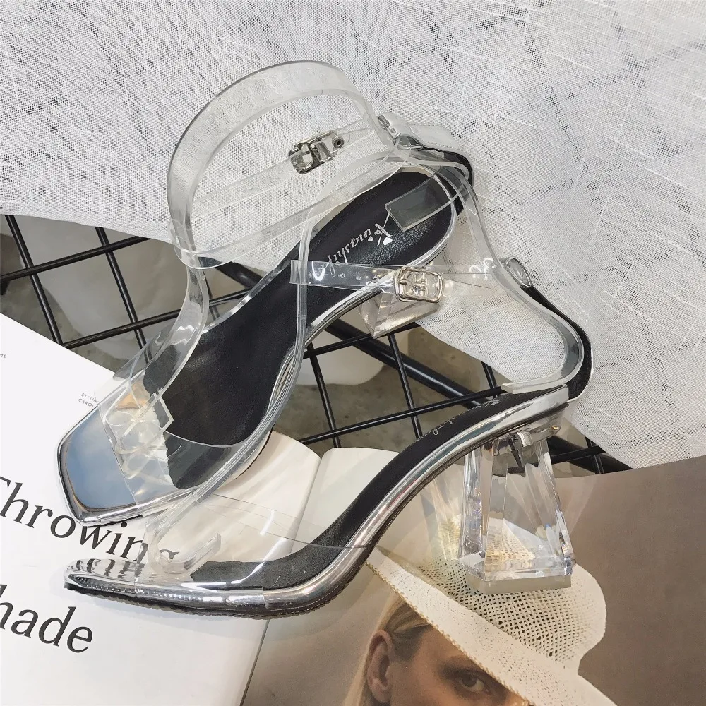 

2018 summer new transparent high-heeled fish mouth sandals sexy word with open toe thick with crystal high-heeled shoes