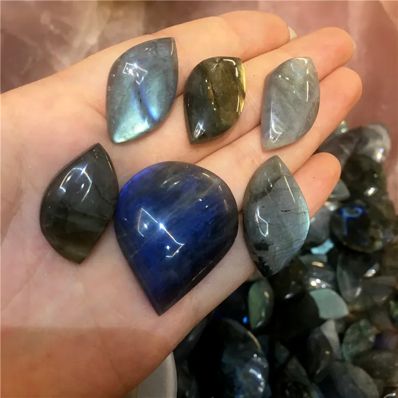 Labradorite Semi gem stone moonstone mineral crystal (1)