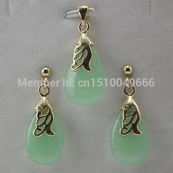 

Hot sale FREE SHIP>>>>set of light green jade Pendant Necklace Earring jewelry