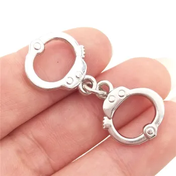 

BULK 30pcs Zinc Alloy Metal Handcuffs Charms Silver Plated Police Pendants DIY Jewelry Making Accessories 14*18mm 2.8g