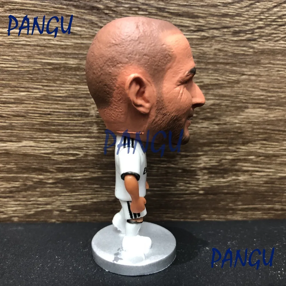 Soccerwe dolls figurine Sports stars Benzema #9 2017-2018 Movable joints resin model toy action figure collectible gift