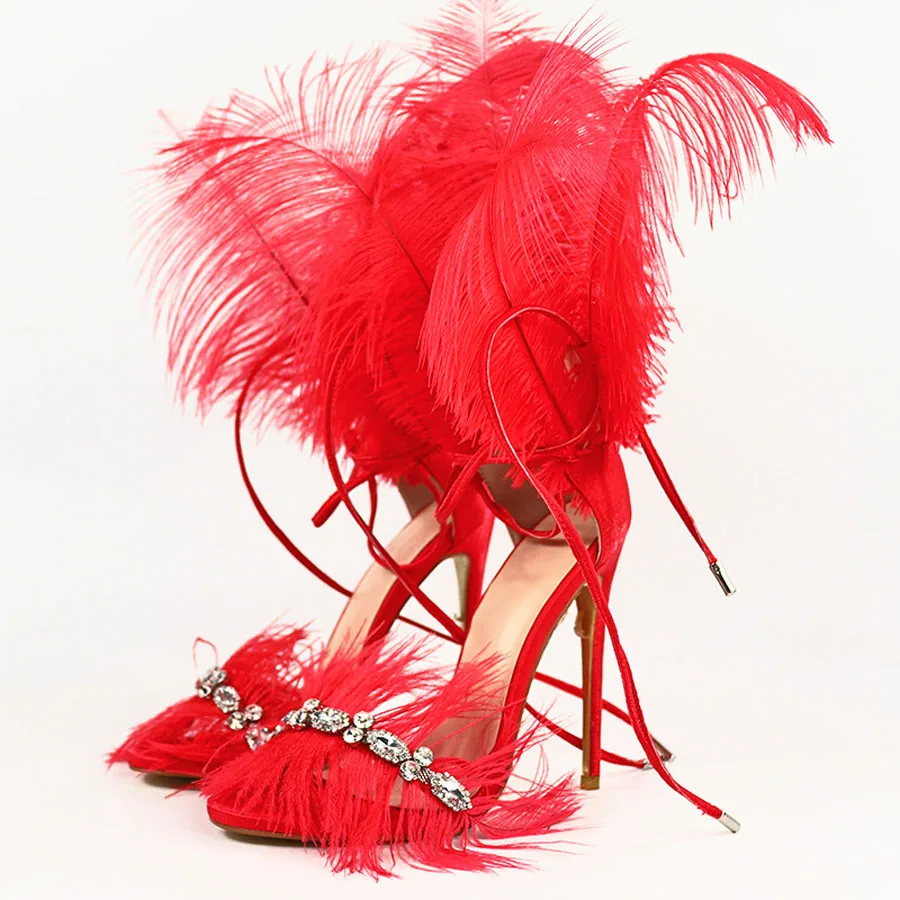 Prova Perfetto роскошные стразы на цепочке босоножки на высоком каблуке женские летние новые Перьевые Украшения с перекрестной шнуровкой босоножки Обувь для вечеринки