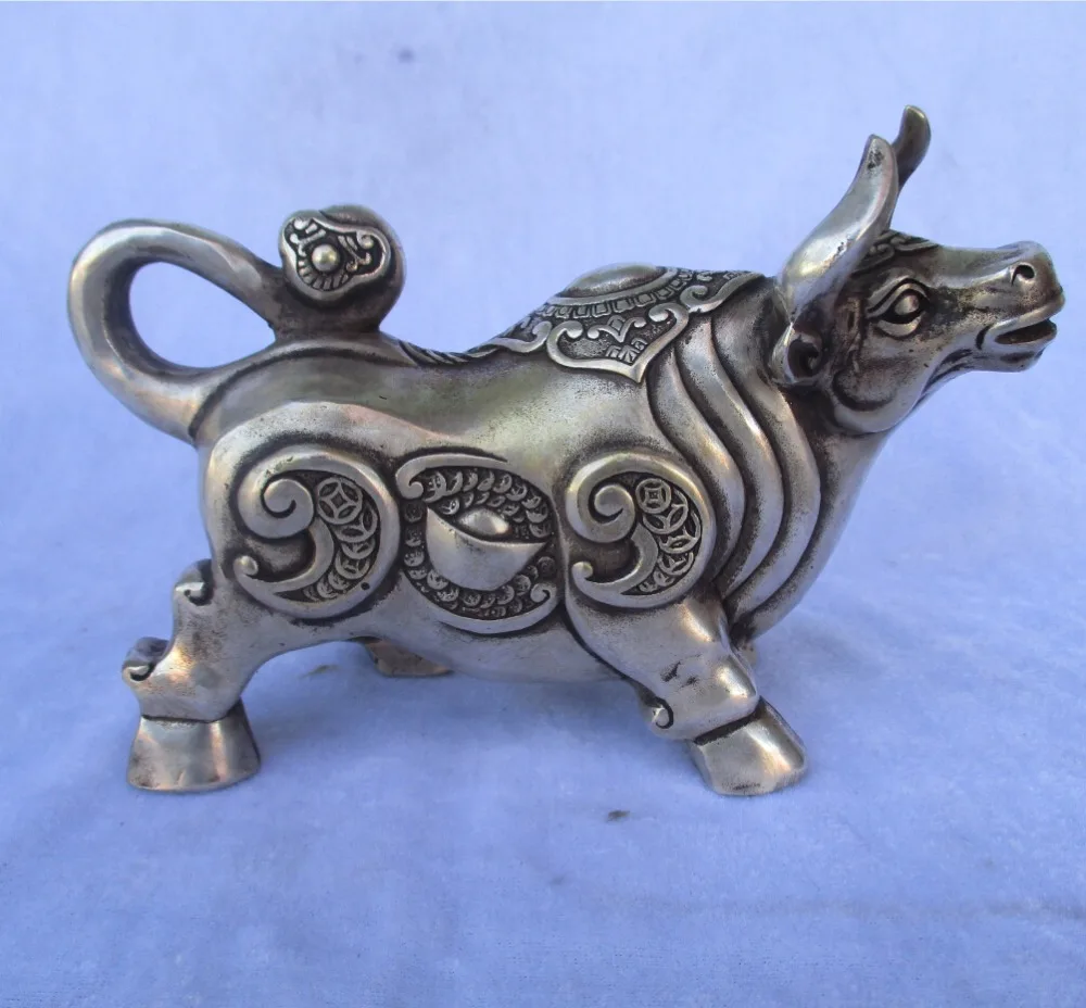

6 inch Tibetan silver carved Money Cattle statue/Chinese Folk art Cow Sculpture