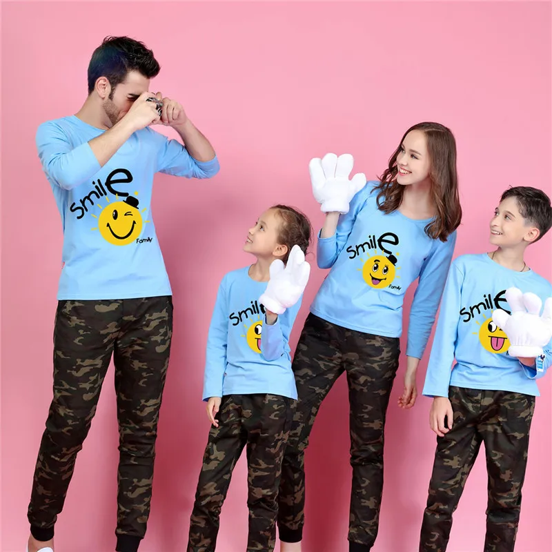 Одинаковые комплекты для семьи; летняя футболка с короткими рукавами; верхняя одежда из хлопка; платья для мамы, папы, сына и дочки с героями мультфильмов; DC10039