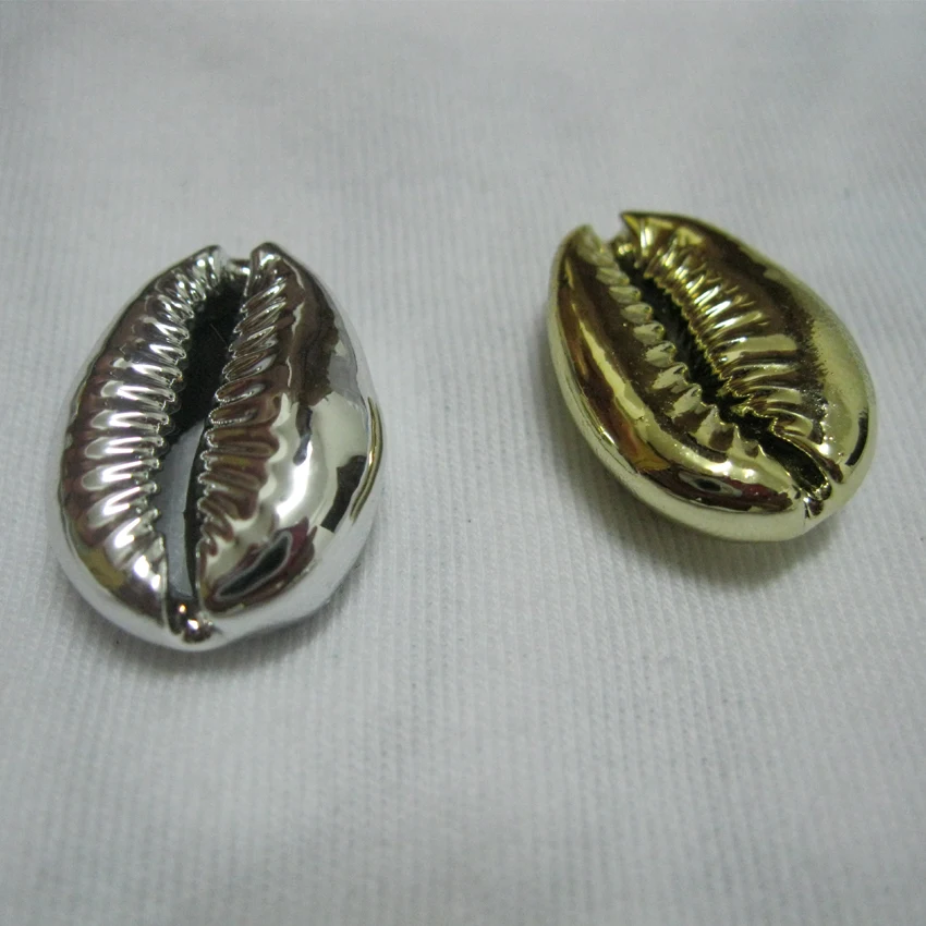 

Natural Cowire Shell Stone Pendant Silver Plated New Shell Cowrie Charm Pendants with Golden Color Seashell Charm Pendants