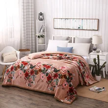 

Floral Pattern Thicker Fleece Blanket on the Bed Winter Warm Sofa Blanket Super Soft Throw Blanket Plush Bedspread