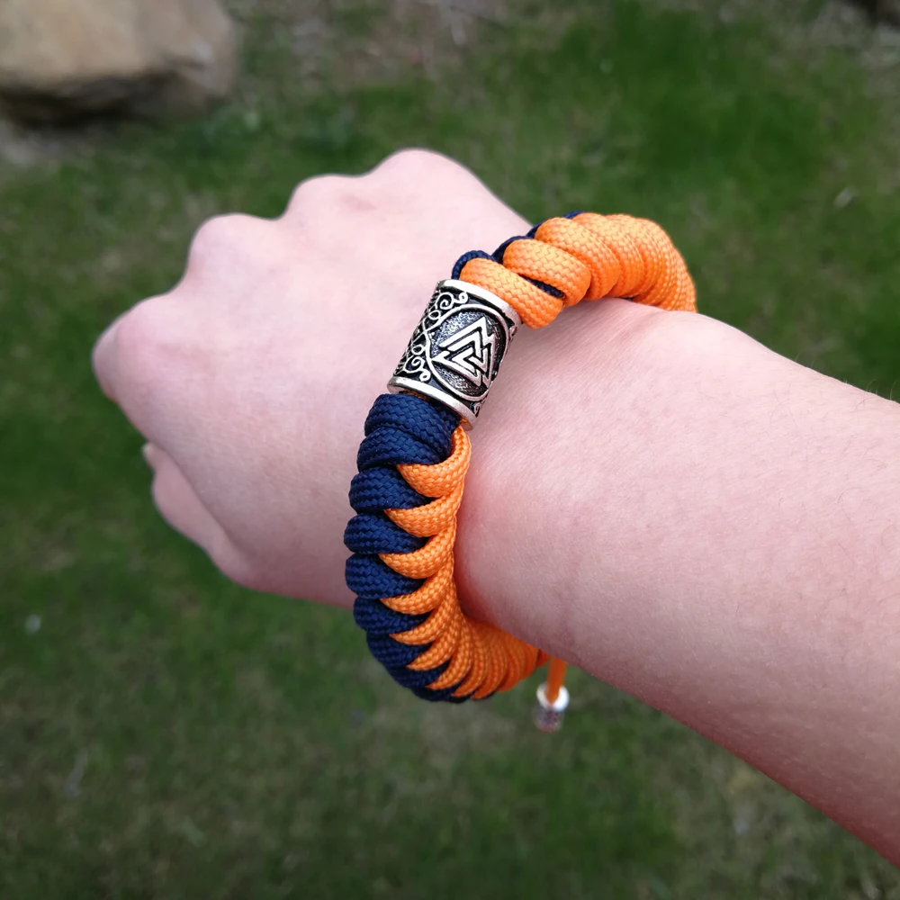 نورس فايكنغ رون رون العقدة الخرزة أساور ثور المطرقة mjolnir paracord الرجال تميمة سوار paracord البرتقالي و الأزرق