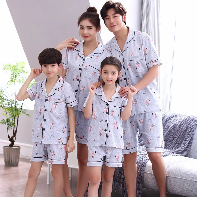 Пижама для мальчиков комплект Семейные комплекты пижамы летняя одежда для мамы и меня платье для Отца и Сына+ Шорты Copules комплект